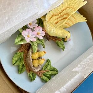 NIB Jonathon Byron Mother’s Day Mother Bird & Chicks 3D Plate + Stand